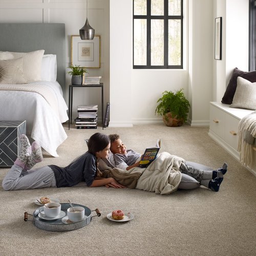 children reading on bedroom carpet from 180 Degree Floors in the Nashville, TN area